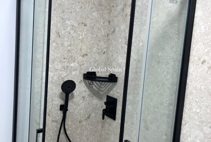 Wiederverkauf - WOHNUNG -
SAN MIGUEL DE SALINAS - Inland