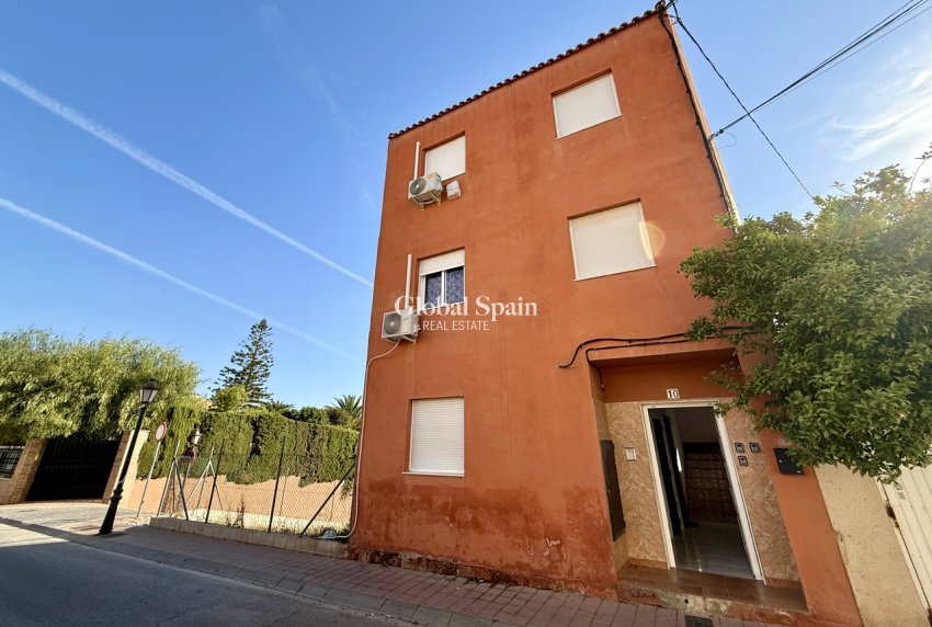 Wiederverkauf - WOHNUNG -
SAN MIGUEL DE SALINAS - Inland