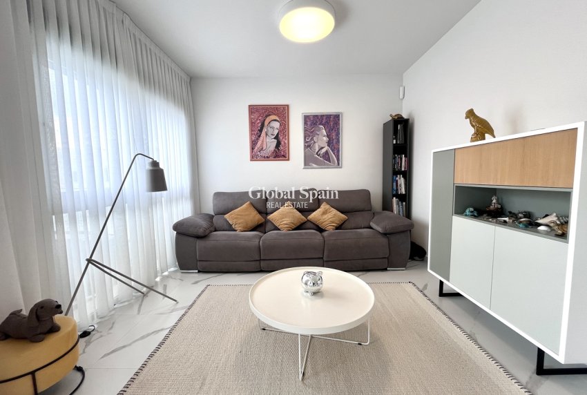 Wiederverkauf - WOHNUNG -
SAN MIGUEL DE SALINAS - Inland
