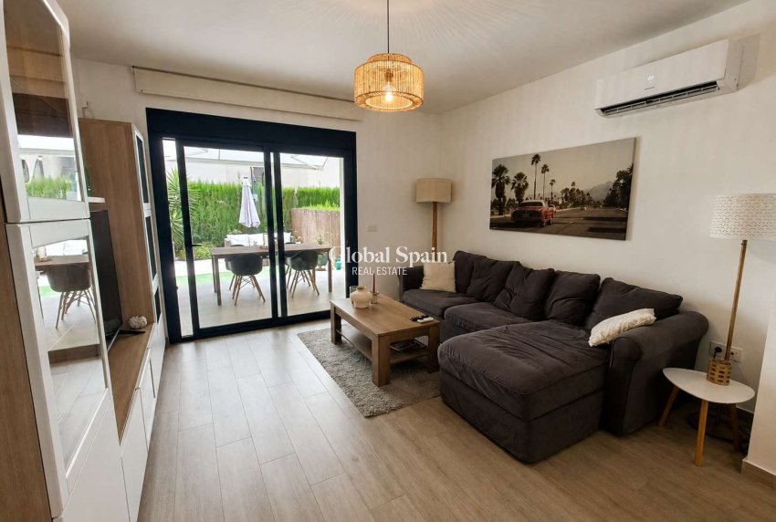 Wiederverkauf - WOHNUNG -
SAN MIGUEL DE SALINAS - Las Comunicaciones