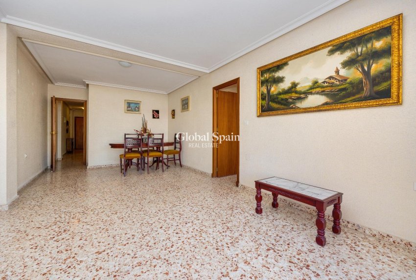 Wiederverkauf - WOHNUNG -
SAN PEDRO DEL PINATAR - Av. Dr Artero Guirao