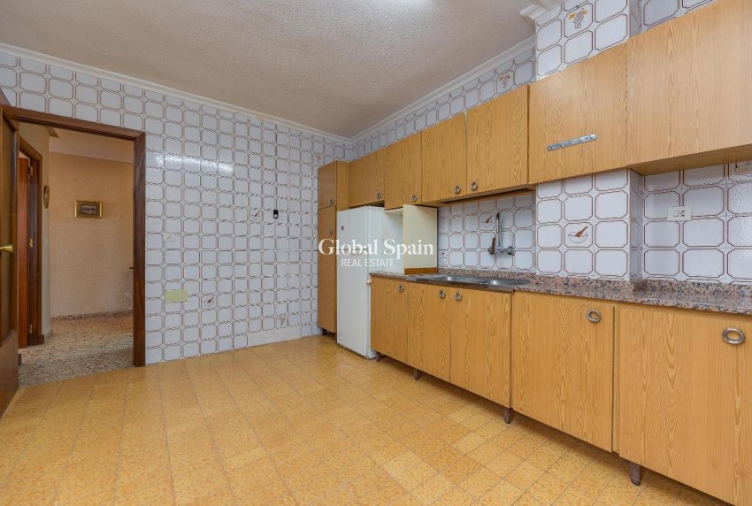 Wiederverkauf - WOHNUNG -
SAN PEDRO DEL PINATAR - Av. Dr Artero Guirao