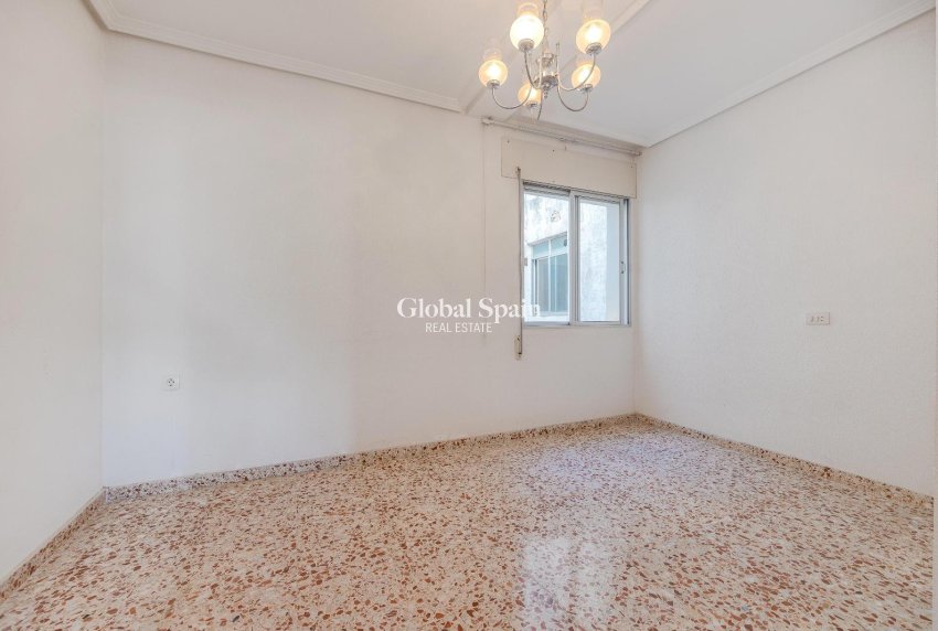 Wiederverkauf - WOHNUNG -
SAN PEDRO DEL PINATAR - Av. Dr Artero Guirao