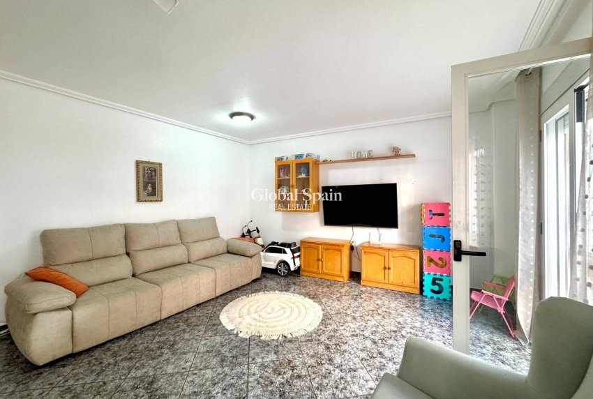 Wiederverkauf - WOHNUNG -
SAN PEDRO DEL PINATAR - Villananitos