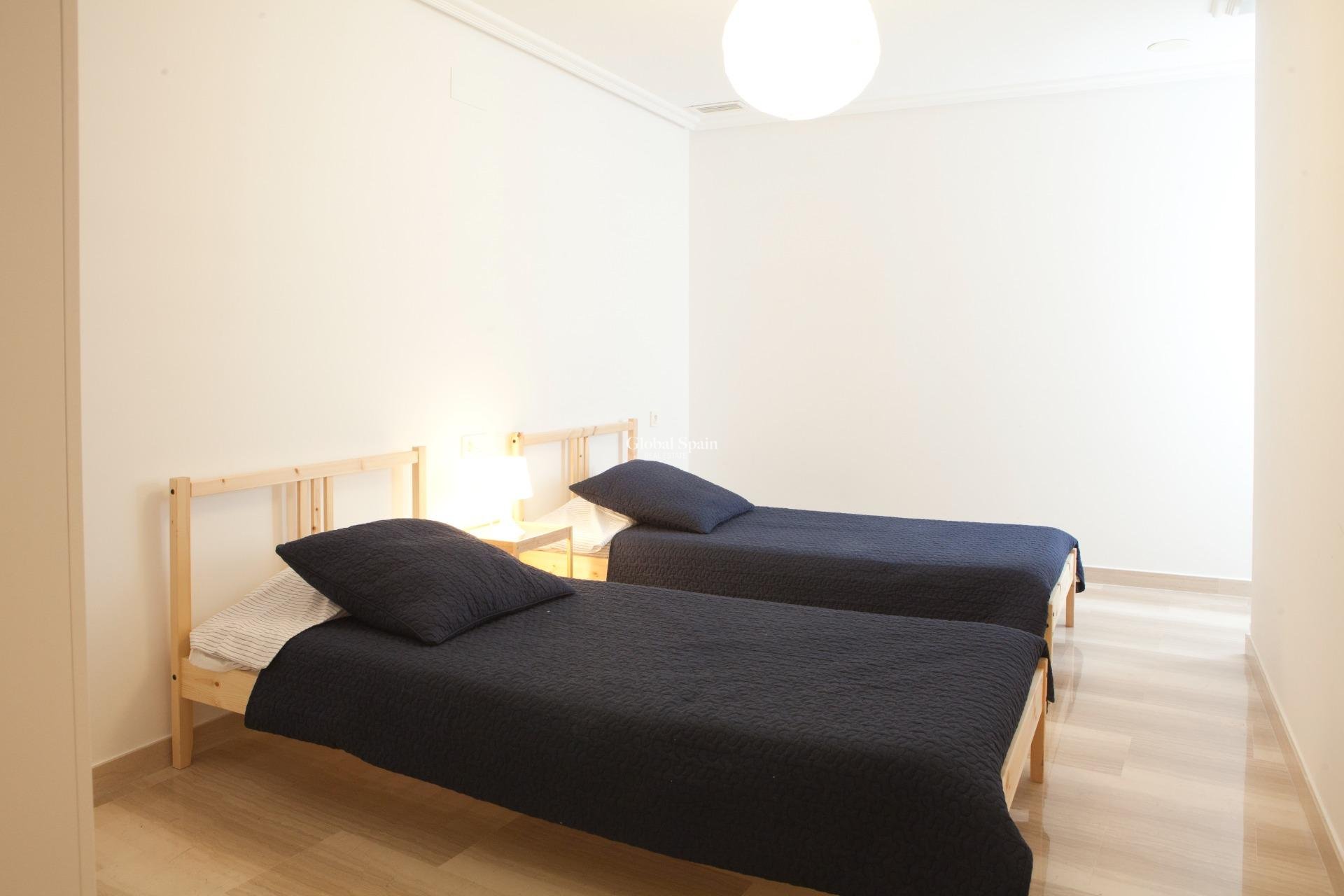 Wiederverkauf - WOHNUNG -
SANTA POLA - Centro