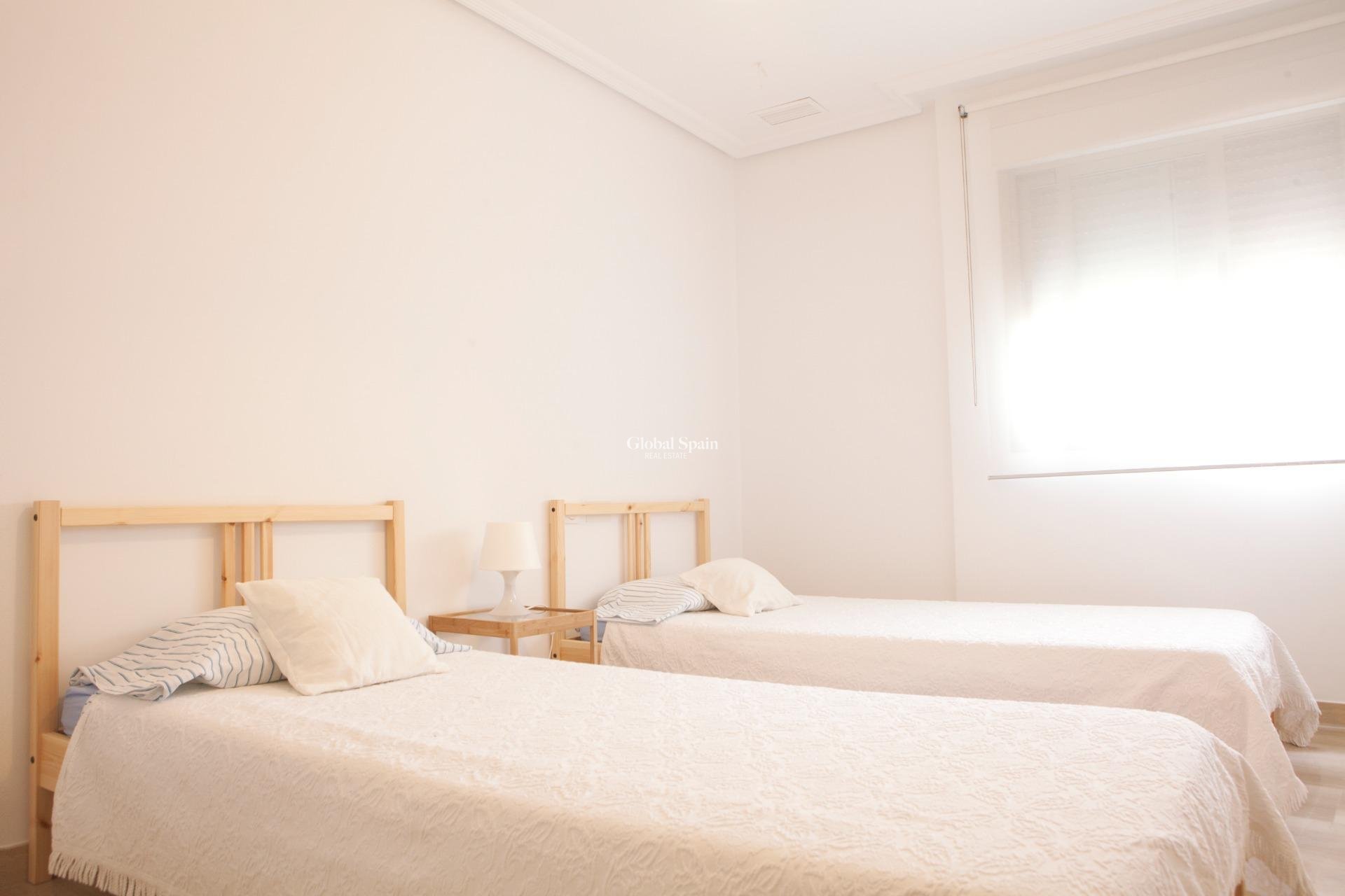 Wiederverkauf - WOHNUNG -
SANTA POLA - Centro