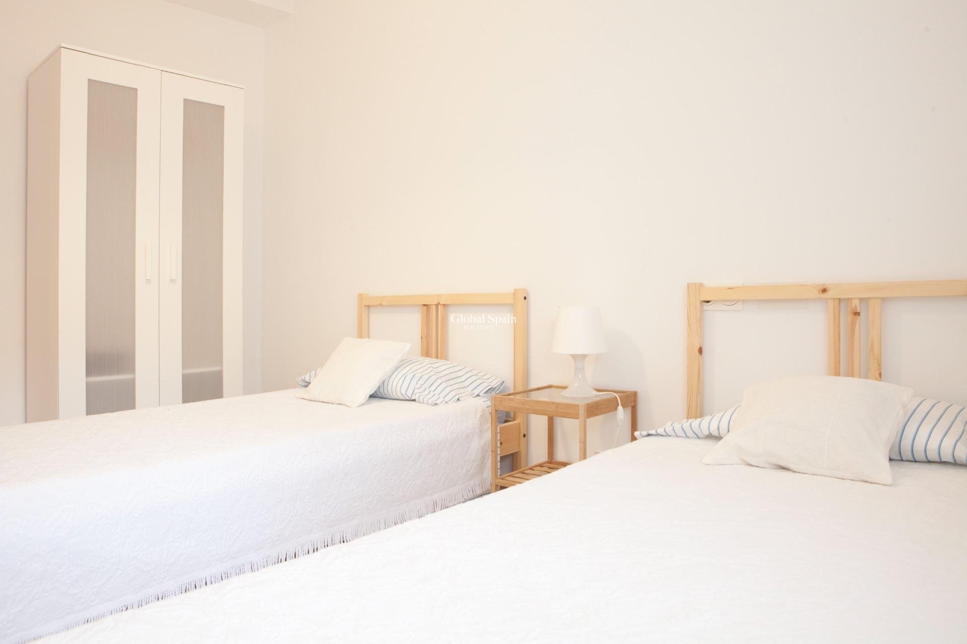 Wiederverkauf - WOHNUNG -
SANTA POLA - Centro