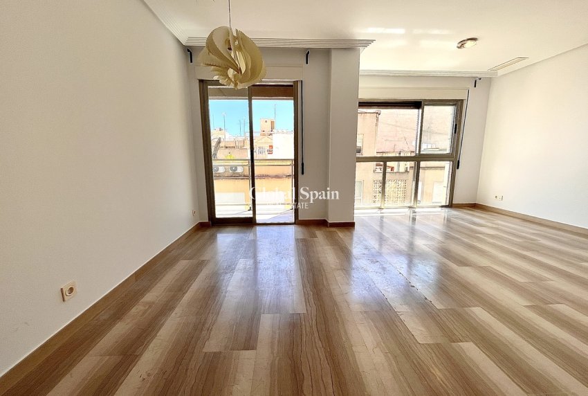 Wiederverkauf - WOHNUNG -
SANTA POLA - Costa Blanca