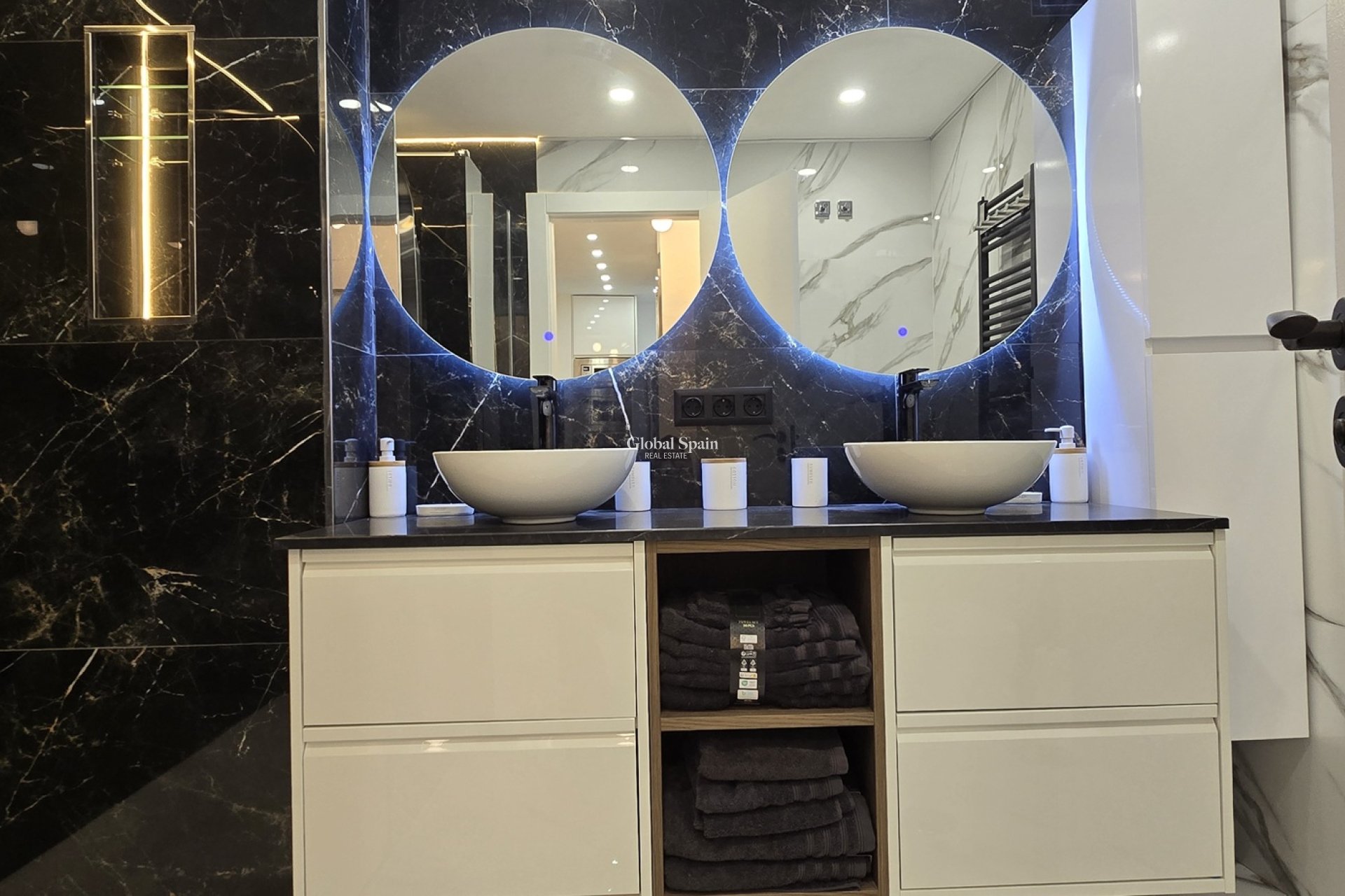 Wiederverkauf - WOHNUNG -
SUCINA - Inland