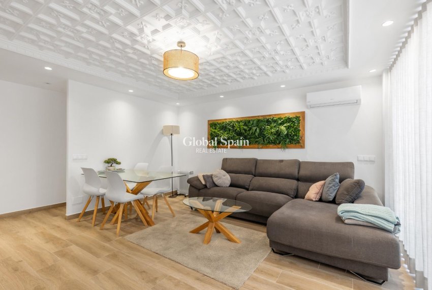 Wiederverkauf - Wohnung -
TORREVIEJA - Acequion