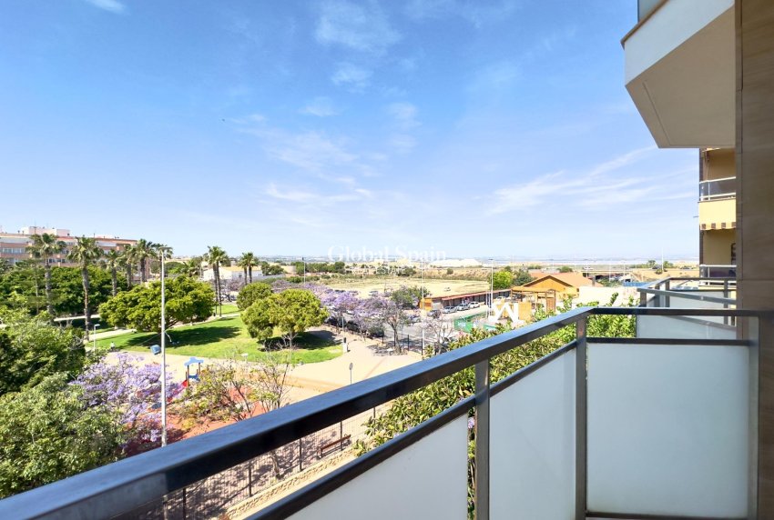 Wiederverkauf - WOHNUNG -
TORREVIEJA - Acequion