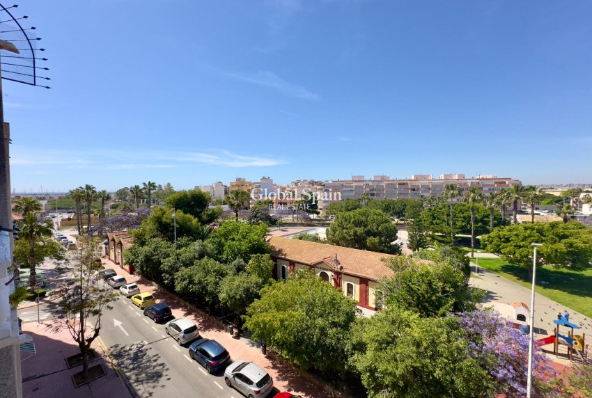 Wiederverkauf - WOHNUNG -
TORREVIEJA - Acequion