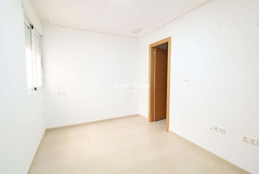 Wiederverkauf - WOHNUNG -
TORREVIEJA - Acequion