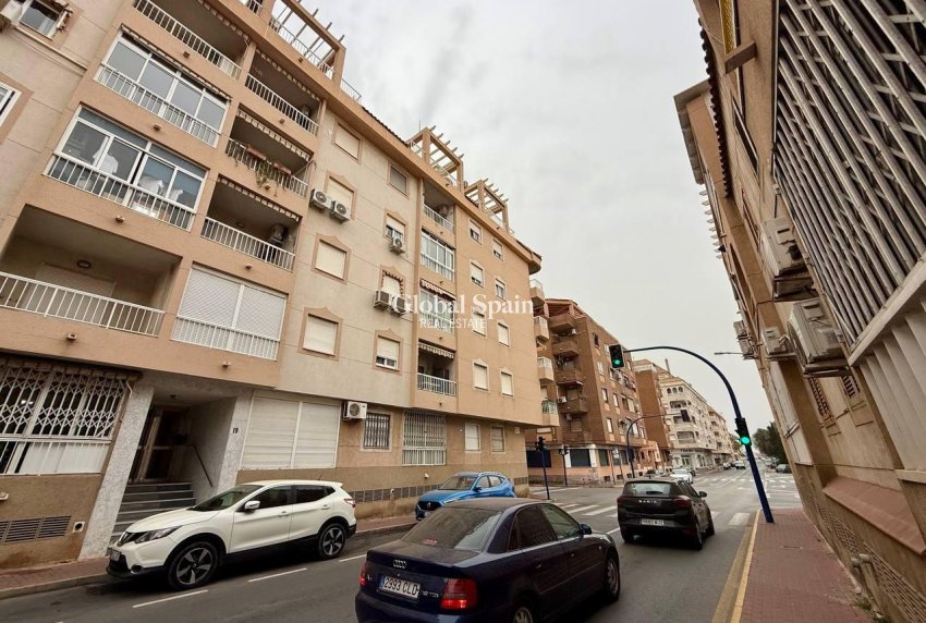 Wiederverkauf - WOHNUNG -
TORREVIEJA - Acequion