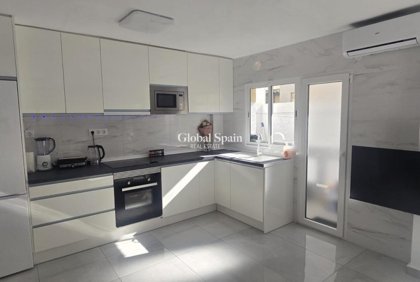 Wiederverkauf - WOHNUNG -
TORREVIEJA - Acequion