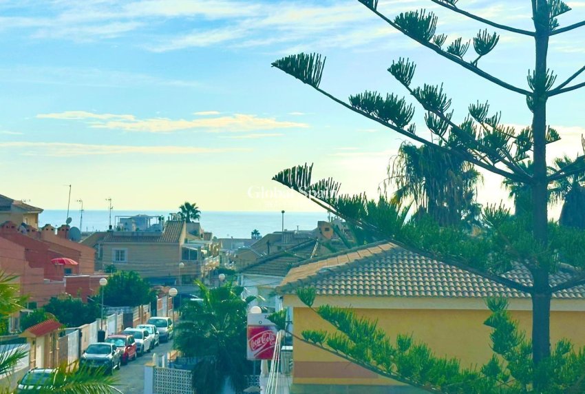 Wiederverkauf - WOHNUNG -
TORREVIEJA - Aguas Nuevas