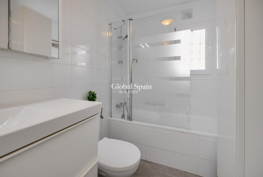 Wiederverkauf - WOHNUNG -
TORREVIEJA - Aguas Nuevas