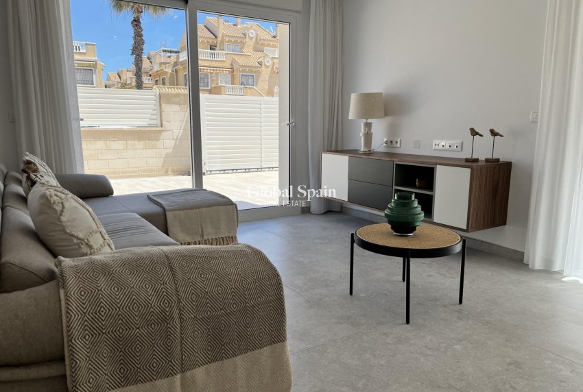 Wiederverkauf - WOHNUNG -
TORREVIEJA - Aguas Nuevas