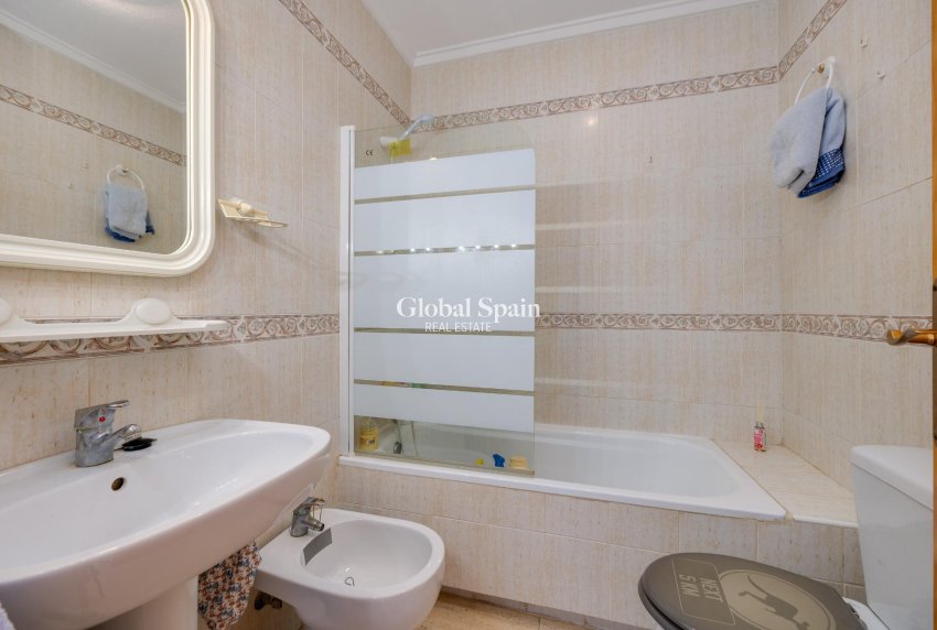 Wiederverkauf - WOHNUNG -
TORREVIEJA - Aguas Nuevas