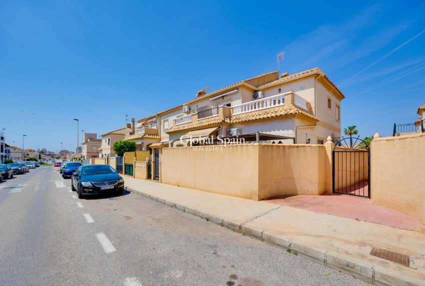 Wiederverkauf - WOHNUNG -
TORREVIEJA - Aguas Nuevas