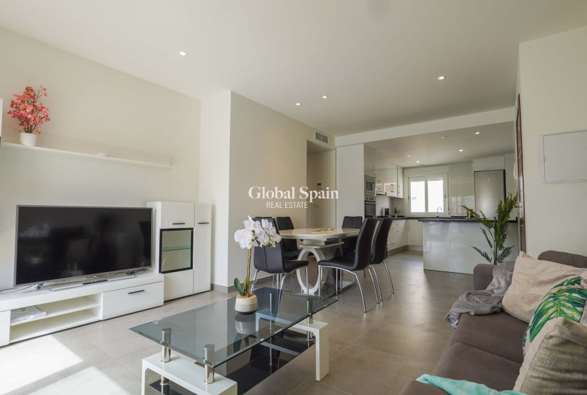 Wiederverkauf - WOHNUNG -
TORREVIEJA - Aguas Nuevas