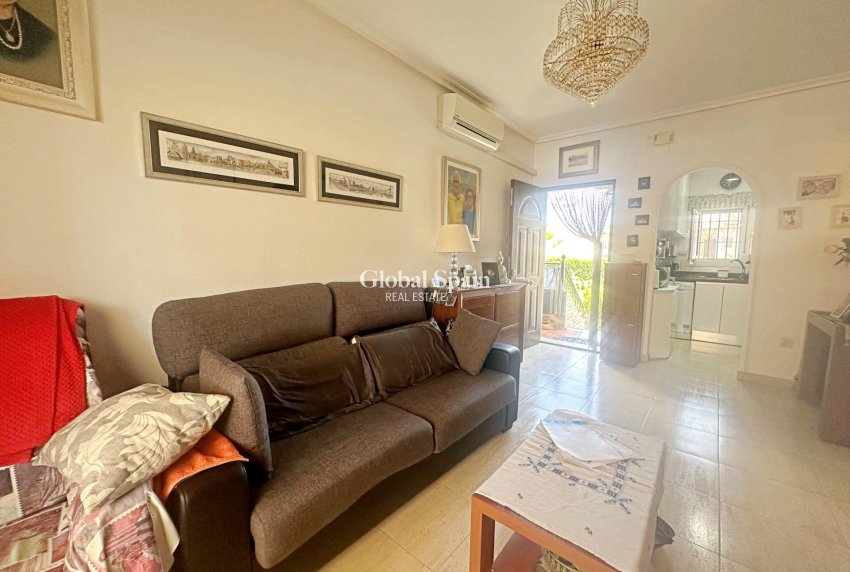 Wiederverkauf - WOHNUNG -
TORREVIEJA - Aguas Nuevas