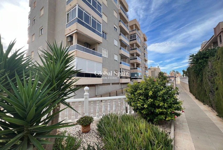 Wiederverkauf - WOHNUNG -
TORREVIEJA - Aguas Nuevas