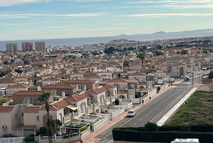 Wiederverkauf - WOHNUNG -
TORREVIEJA - Aguas Nuevas