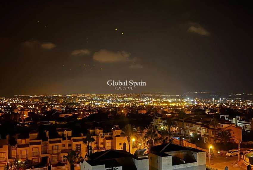 Wiederverkauf - WOHNUNG -
TORREVIEJA - Aguas Nuevas