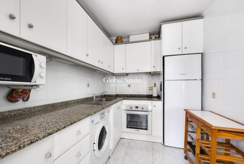 Wiederverkauf - WOHNUNG -
TORREVIEJA - Antonio Machado