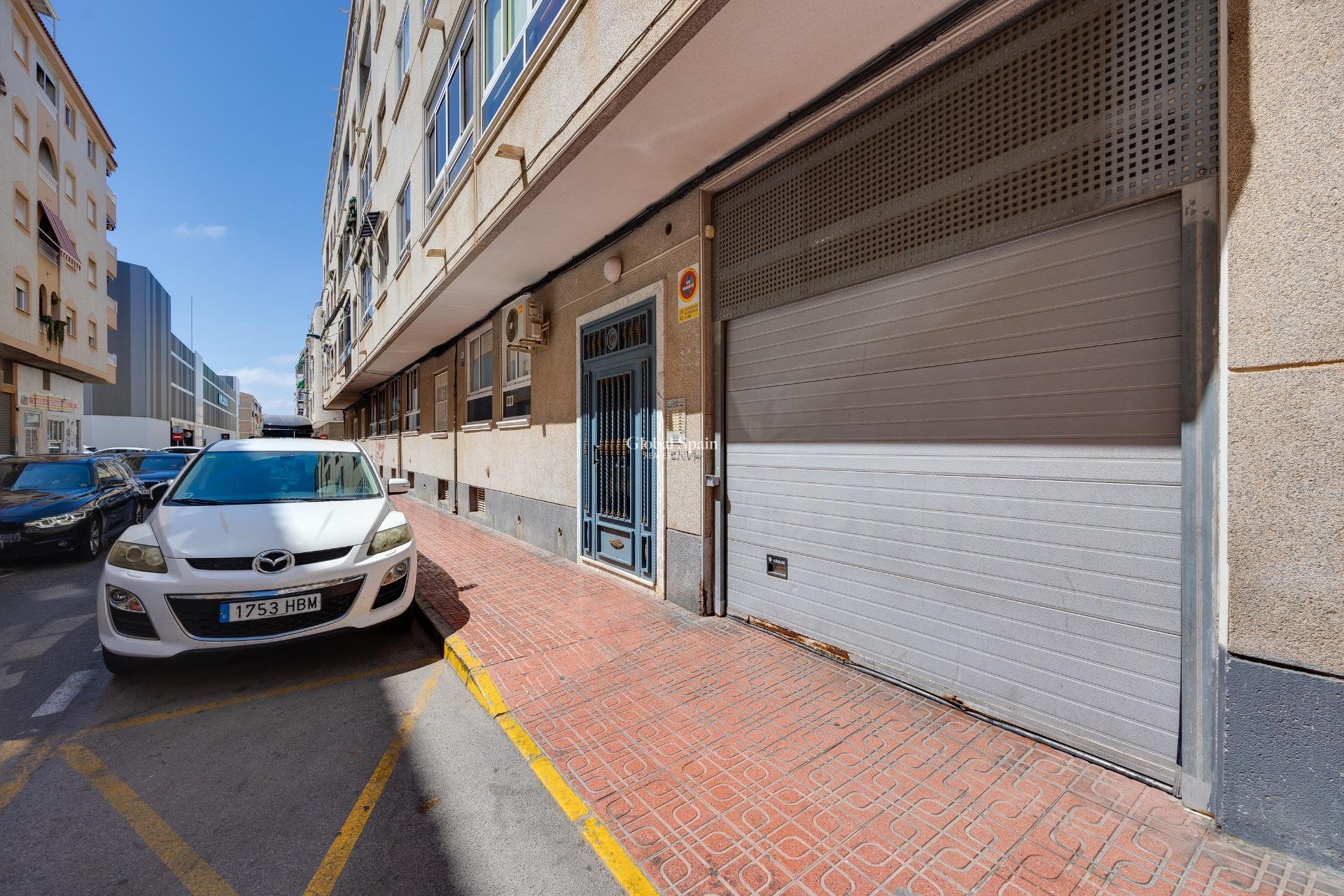 Wiederverkauf - WOHNUNG -
TORREVIEJA - Antonio Machado