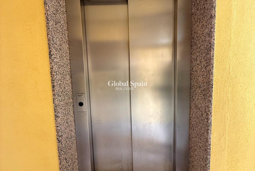 Wiederverkauf - WOHNUNG -
TORREVIEJA - Cabo Cervera