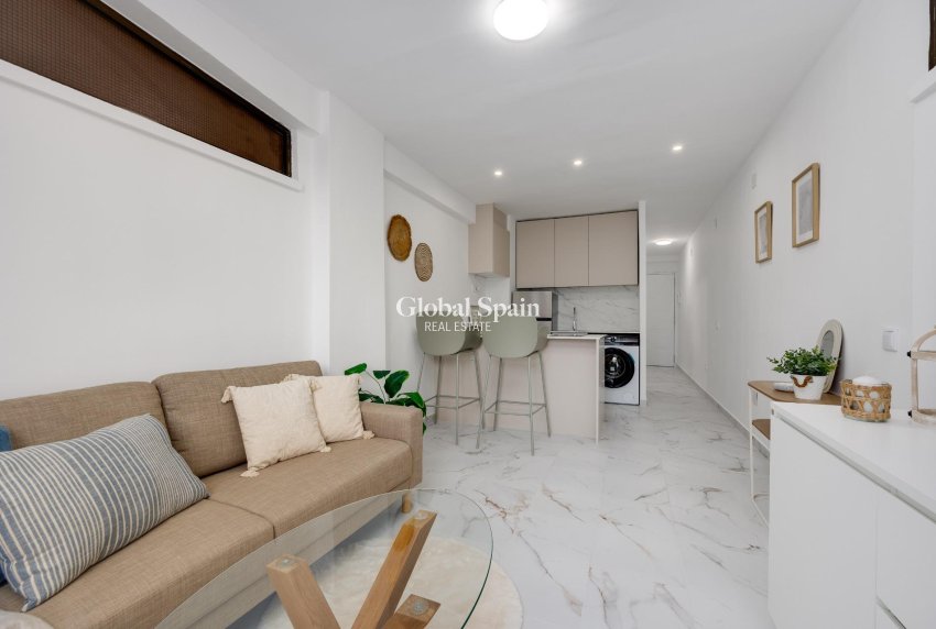 Wiederverkauf - WOHNUNG -
TORREVIEJA - Cabo Cervera