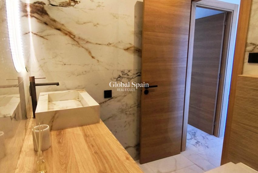 Wiederverkauf - WOHNUNG -
TORREVIEJA - Cabo Cervera