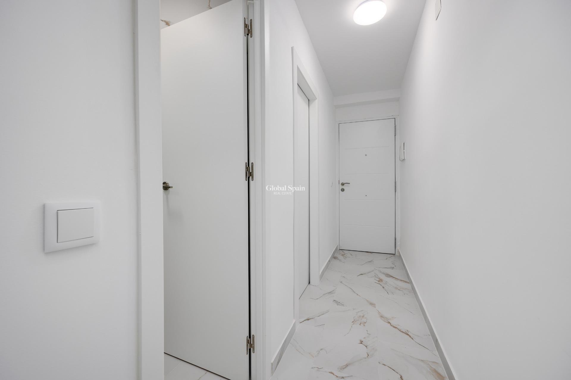 Wiederverkauf - WOHNUNG -
TORREVIEJA - Cabo Cervera