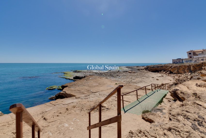 Wiederverkauf - WOHNUNG -
TORREVIEJA - Cabo Cervera