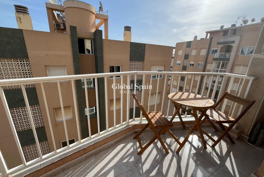 Wiederverkauf - WOHNUNG -
TORREVIEJA - Cabo Cervera