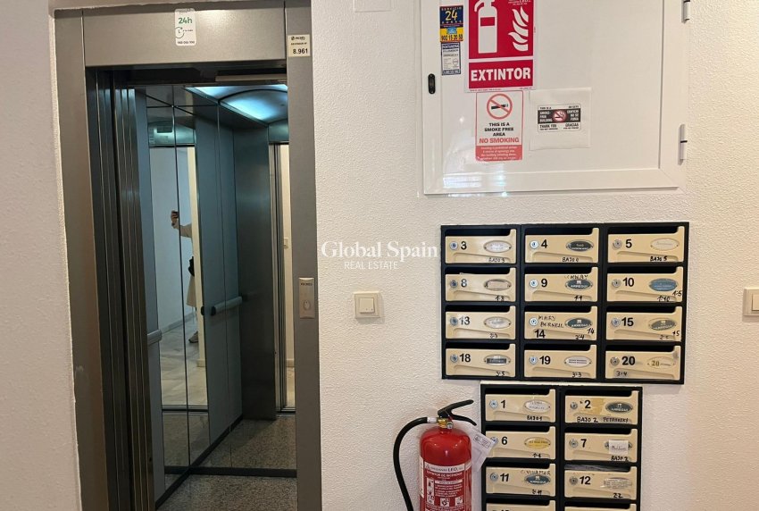 Wiederverkauf - WOHNUNG -
TORREVIEJA - Cabo Cervera