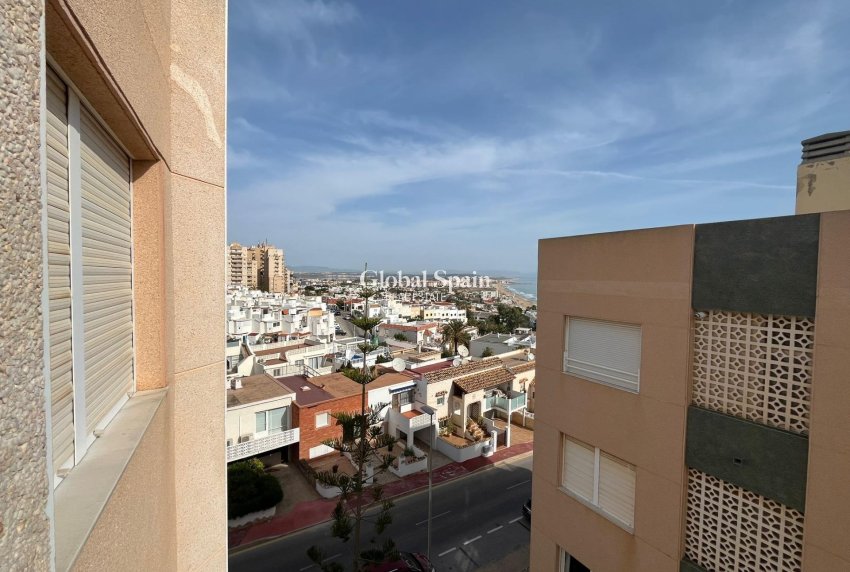 Wiederverkauf - WOHNUNG -
TORREVIEJA - Cabo Cervera