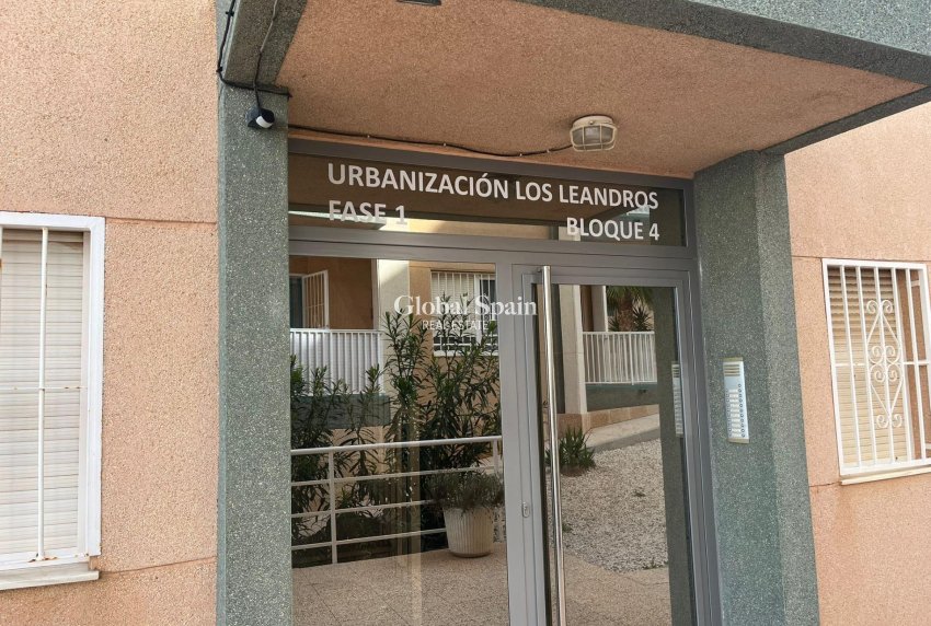 Wiederverkauf - WOHNUNG -
TORREVIEJA - Cabo Cervera