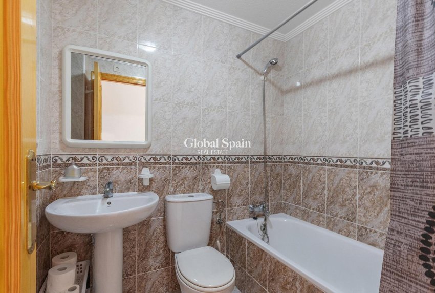 Wiederverkauf - WOHNUNG -
TORREVIEJA - Cabo Cervera