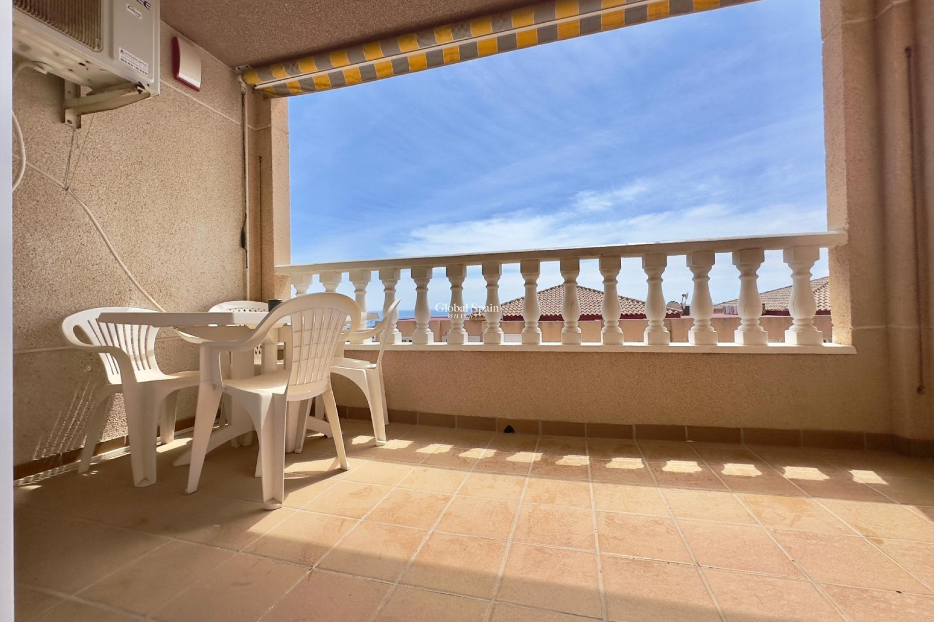 Wiederverkauf - WOHNUNG -
TORREVIEJA - Cabo Cervera