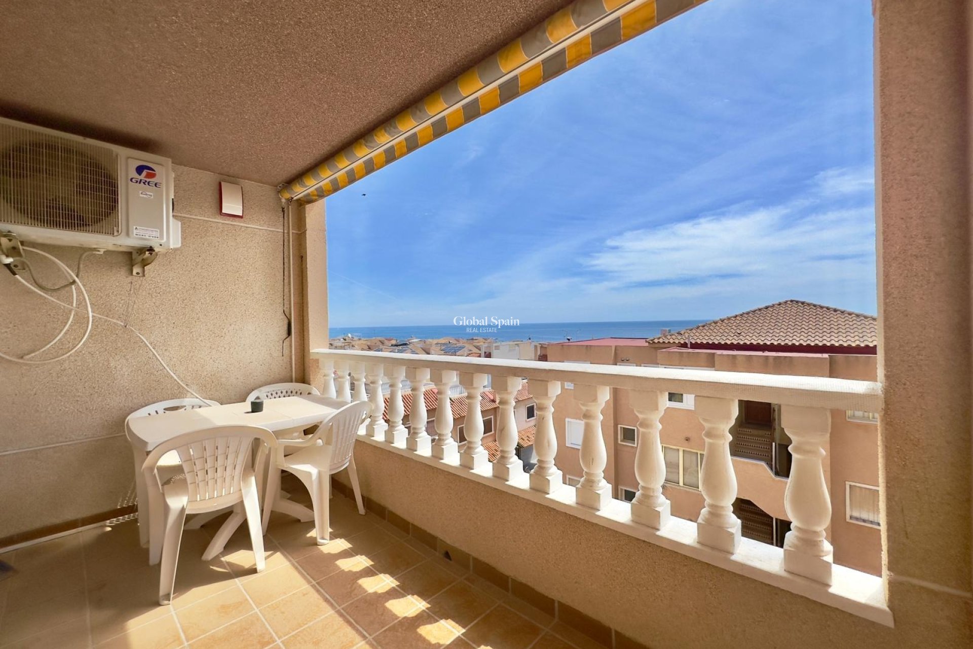 Wiederverkauf - WOHNUNG -
TORREVIEJA - Cabo Cervera