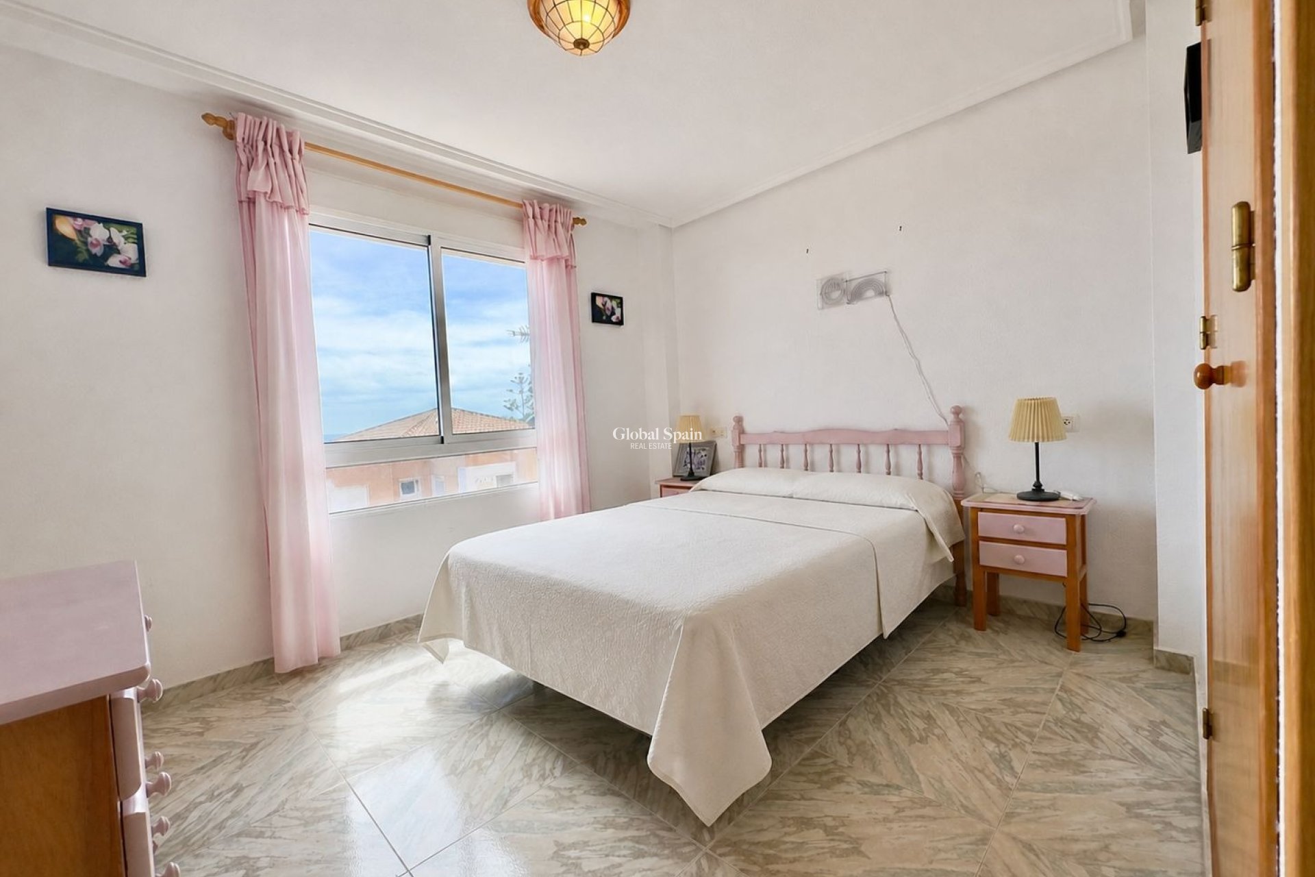 Wiederverkauf - WOHNUNG -
TORREVIEJA - Cabo Cervera