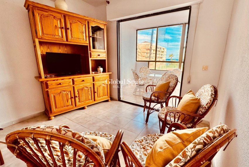 Wiederverkauf - WOHNUNG -
TORREVIEJA - Cabo Cervera