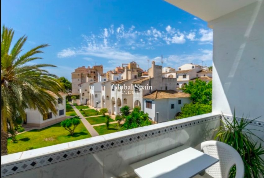 Wiederverkauf - WOHNUNG -
TORREVIEJA - Calas blanca