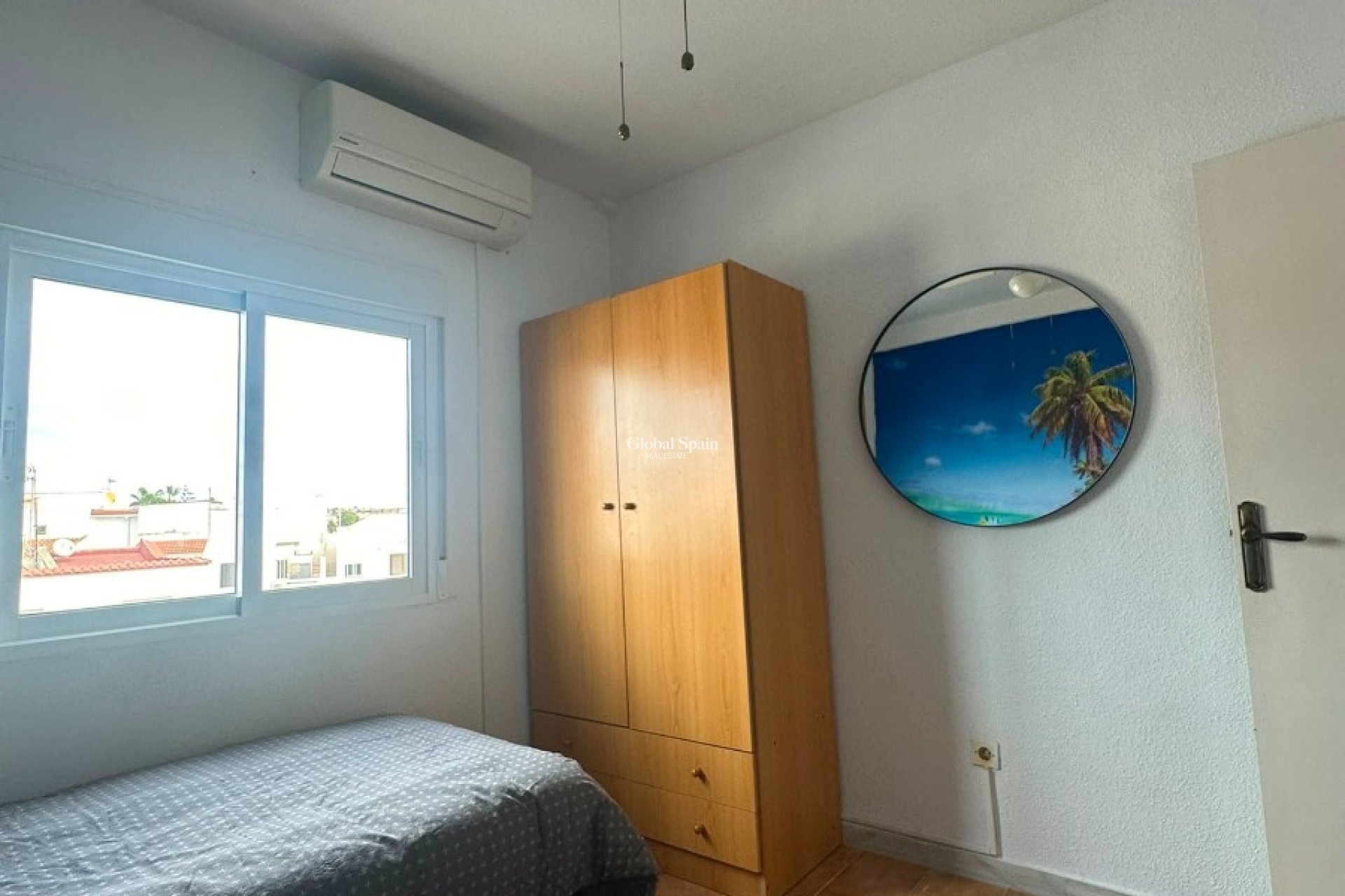 Wiederverkauf - WOHNUNG -
TORREVIEJA - Calas blanca