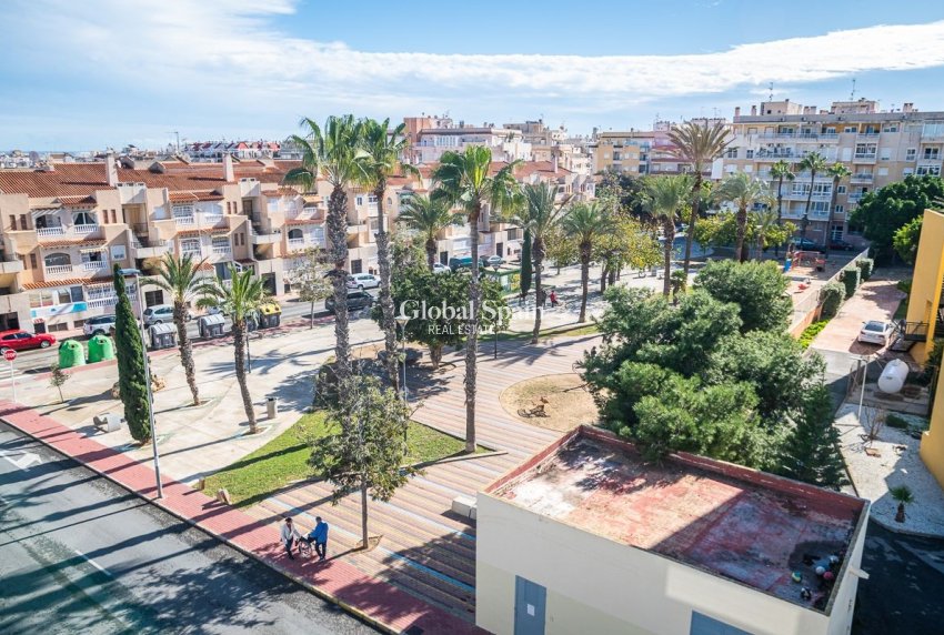 Wiederverkauf - WOHNUNG -
TORREVIEJA - Calas Blancas