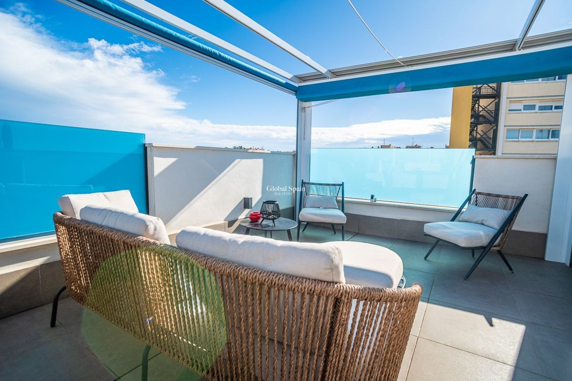 Wiederverkauf - WOHNUNG -
TORREVIEJA - Calas Blancas