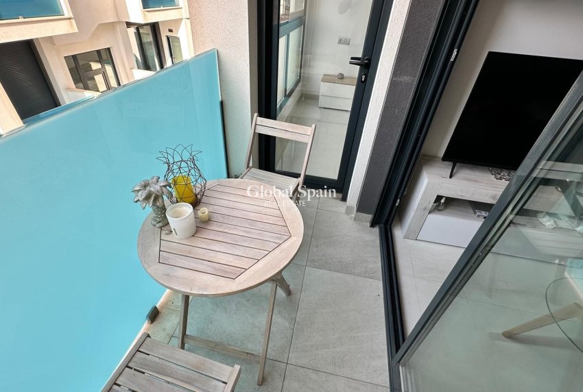 Wiederverkauf - WOHNUNG -
TORREVIEJA - Calas Blancas